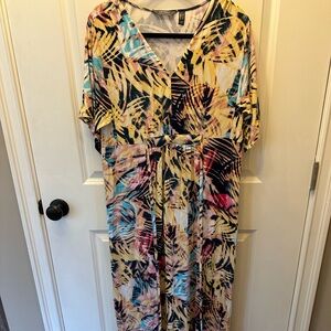 Lisa Rinna dress beautiful tropical colors size large but very stretchy